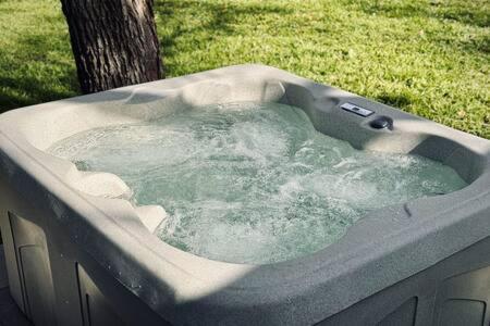 Hot Tub! The Blue Ridge Luxury Container Home Bellmead Esterno foto